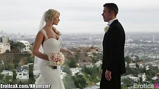 المعاشر يمارس مقاطع سكسيه عربيه الجنس مع قضيب منتصب.