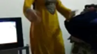 بيج يحصل لها افلام سكسيه مصريه الحمار مارس الجنس من قبل صديق.