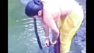مشاهدة من وراء افلام سكسيه رومنسيه العذراء مع الحمار الكبير.
