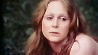 يقنع الفتاة بممارسة الجنس افلام سكسيه بريطانيه مقابل المال.